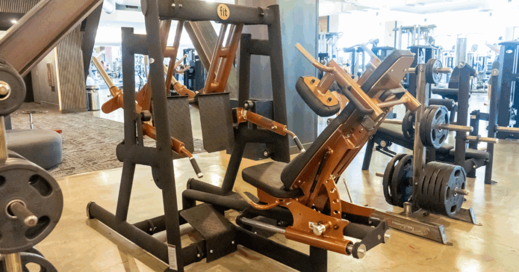 Hypertrophy Training with Gym80: Maximizing Muscle Growth and Time Under Tension 1 Gym80 Pure Kraft plate-loaded leg press machine designed for hypertrophy training and time under tension workouts.